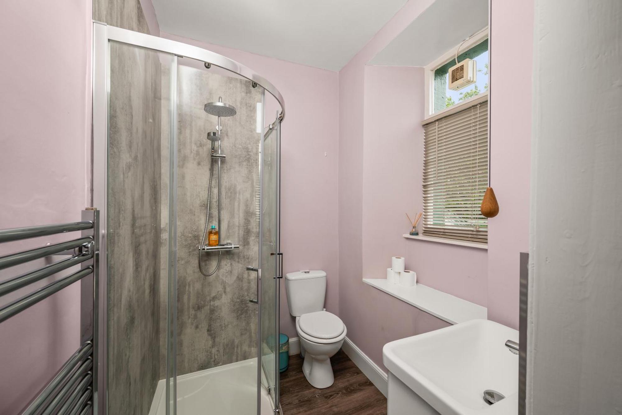 Rosebank House - 12 Guests, 6 Ensuite Bedrooms, Ev Point, Games Rooms, Wood Burner, Pet Friendly! Blairgowrie and Rattray Exteriör bild